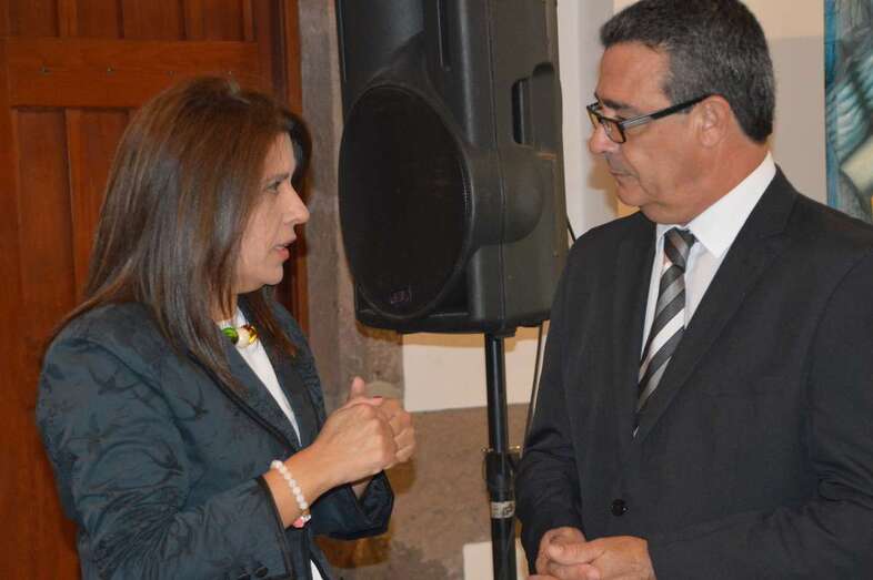 La concejala de Vivienda, Carmen Hernández, y el gerente de Fomentas, Carmelo Ramírez, en una imagen de archivo (Foto TA)